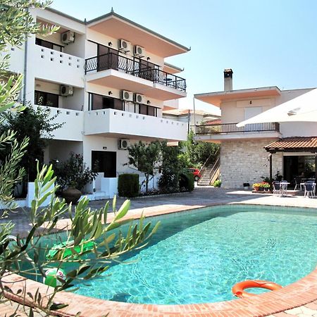 Skentos Hotel 克里皮吉 外观 照片